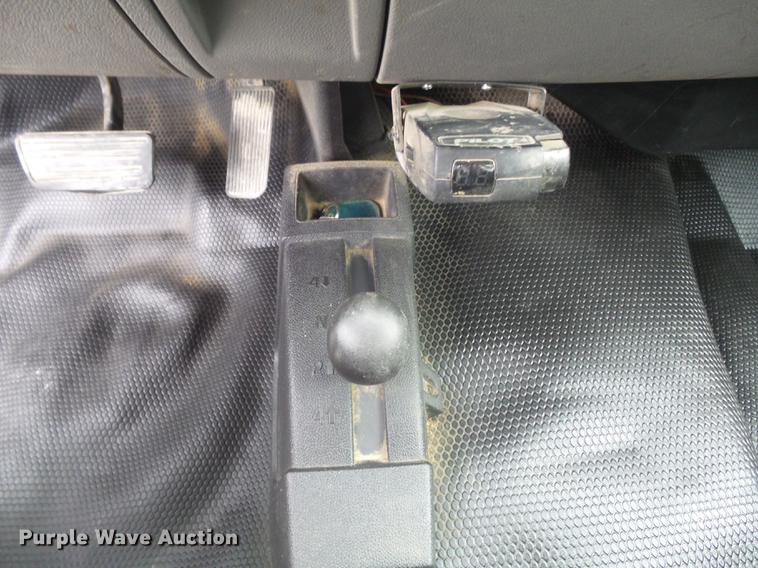 image for item DB6417 2009 Chevrolet Silverado 3500HD flatbed pickup truck