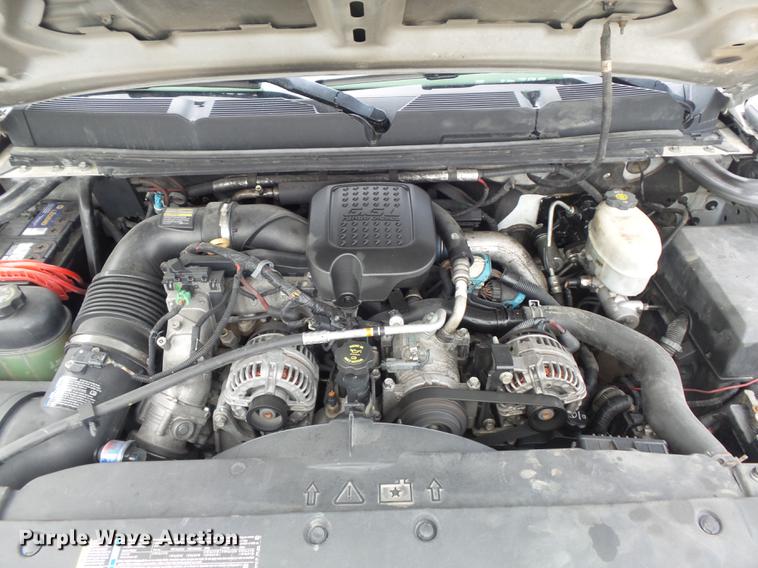 image for item DB6417 2009 Chevrolet Silverado 3500HD flatbed pickup truck