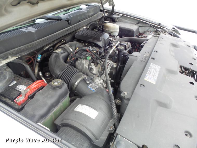 image for item DB6417 2009 Chevrolet Silverado 3500HD flatbed pickup truck