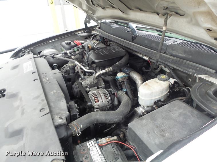 image for item DB6417 2009 Chevrolet Silverado 3500HD flatbed pickup truck