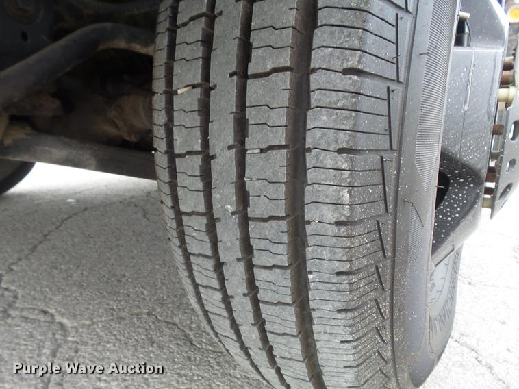 image for item DB6417 2009 Chevrolet Silverado 3500HD flatbed pickup truck