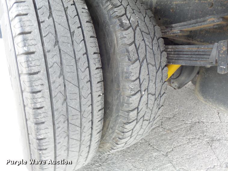 image for item DB6417 2009 Chevrolet Silverado 3500HD flatbed pickup truck