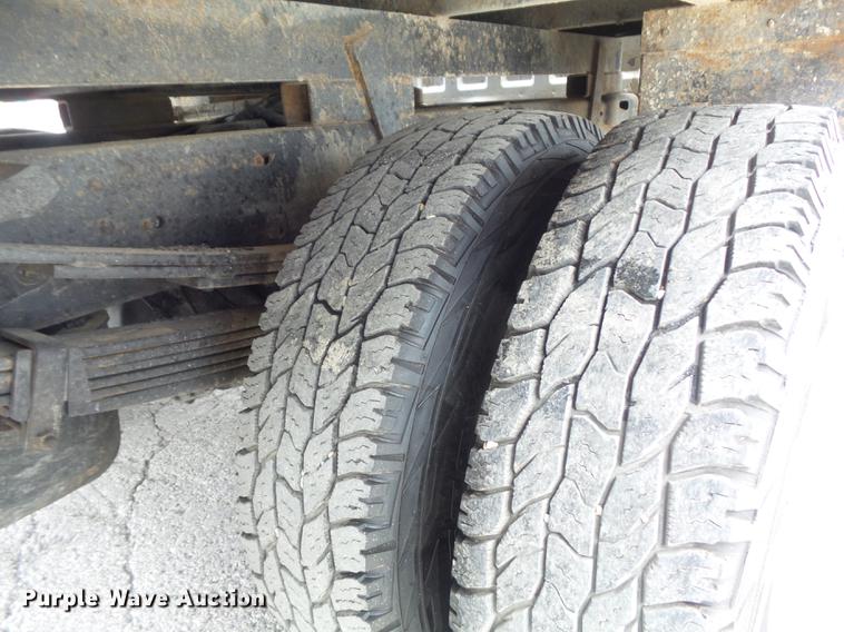 image for item DB6417 2009 Chevrolet Silverado 3500HD flatbed pickup truck