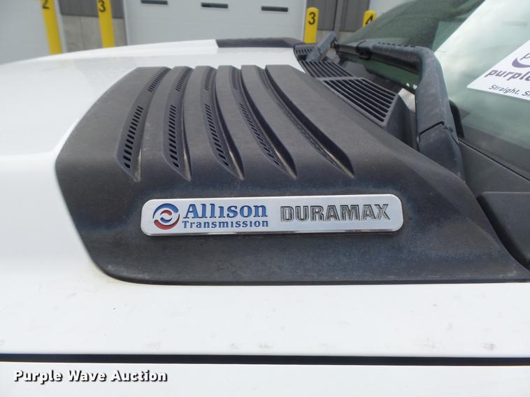 image for item DB6417 2009 Chevrolet Silverado 3500HD flatbed pickup truck