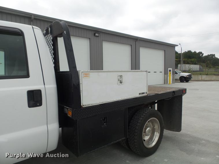 image for item DB6418 2006 Ford F450 Super Duty XL flatbed truck