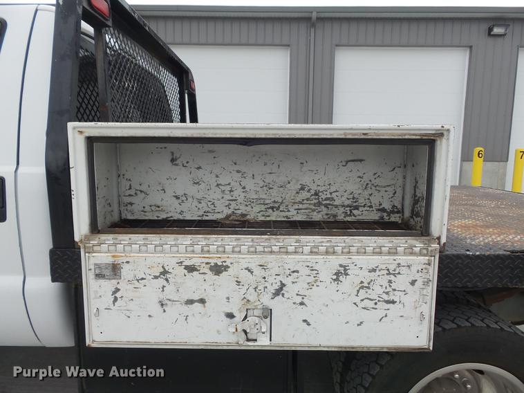 image for item DB6418 2006 Ford F450 Super Duty XL flatbed truck