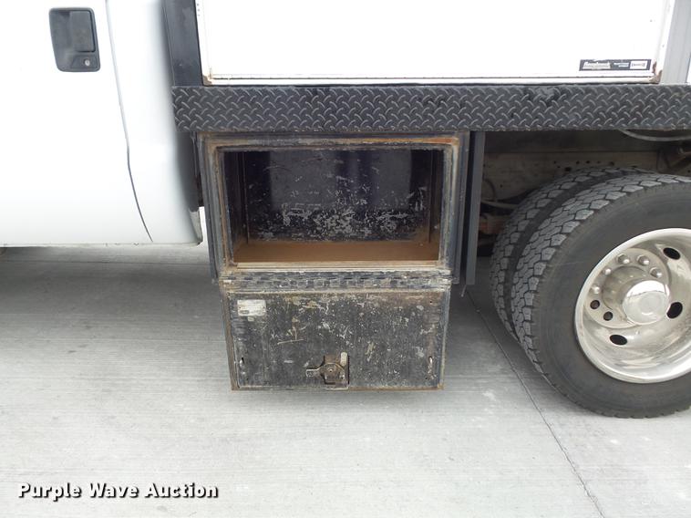 image for item DB6418 2006 Ford F450 Super Duty XL flatbed truck