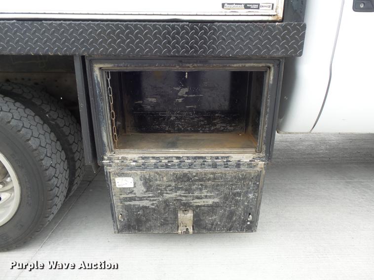 image for item DB6418 2006 Ford F450 Super Duty XL flatbed truck