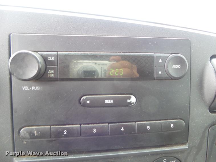 image for item DB6418 2006 Ford F450 Super Duty XL flatbed truck