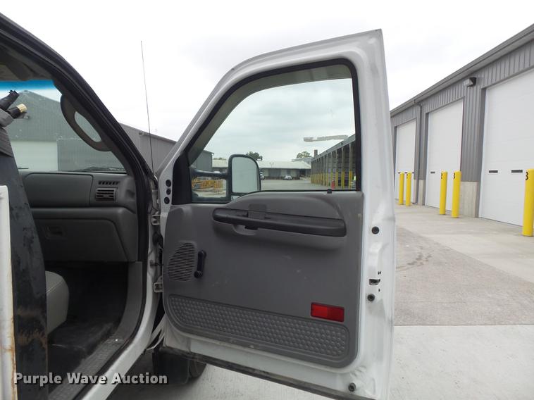 image for item DB6418 2006 Ford F450 Super Duty XL flatbed truck