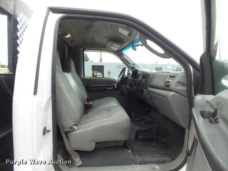 image for item DB6418 2006 Ford F450 Super Duty XL flatbed truck