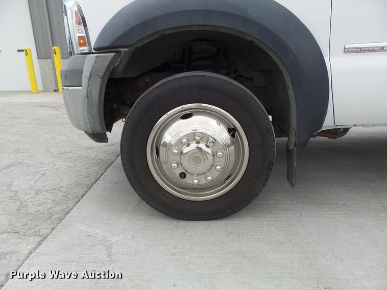 image for item DB6418 2006 Ford F450 Super Duty XL flatbed truck