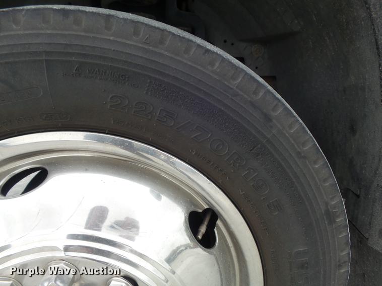 image for item DB6418 2006 Ford F450 Super Duty XL flatbed truck