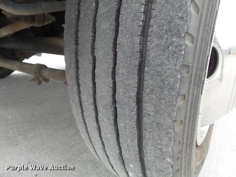 image for item DB6418 2006 Ford F450 Super Duty XL flatbed truck