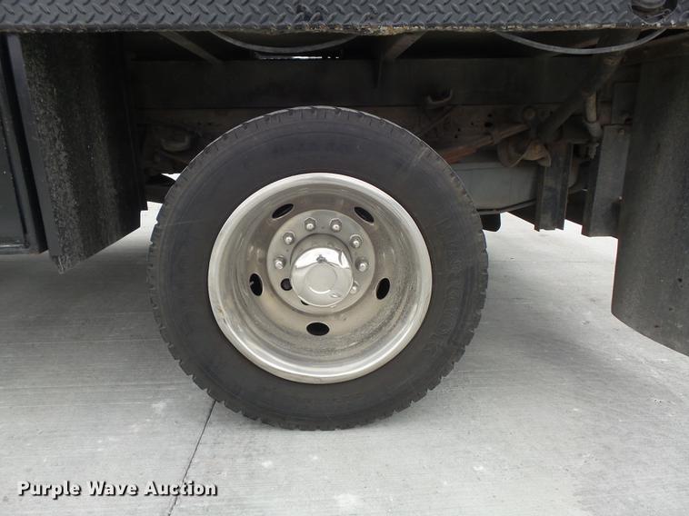 image for item DB6418 2006 Ford F450 Super Duty XL flatbed truck