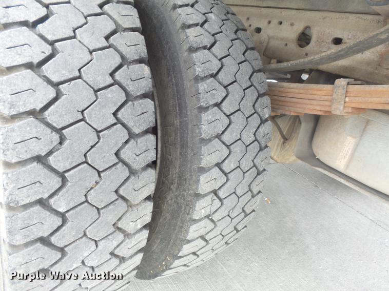 image for item DB6418 2006 Ford F450 Super Duty XL flatbed truck