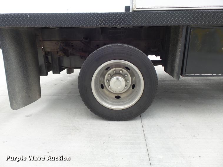 image for item DB6418 2006 Ford F450 Super Duty XL flatbed truck