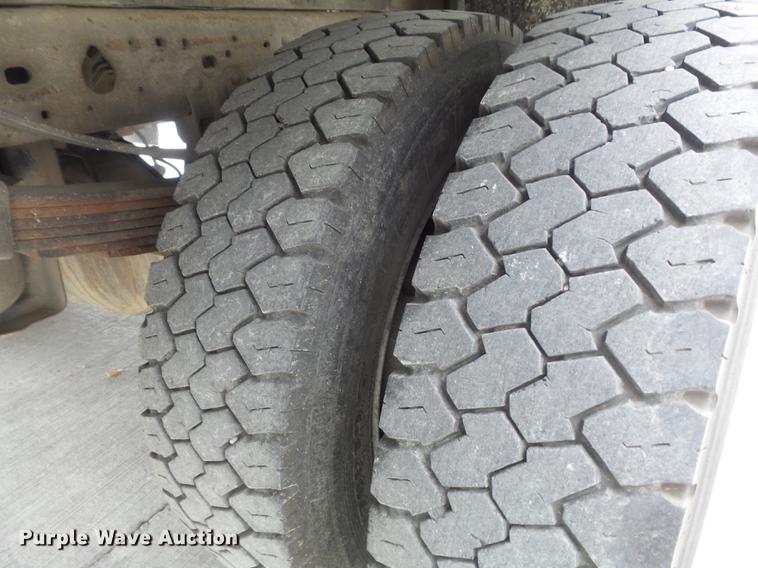 image for item DB6418 2006 Ford F450 Super Duty XL flatbed truck