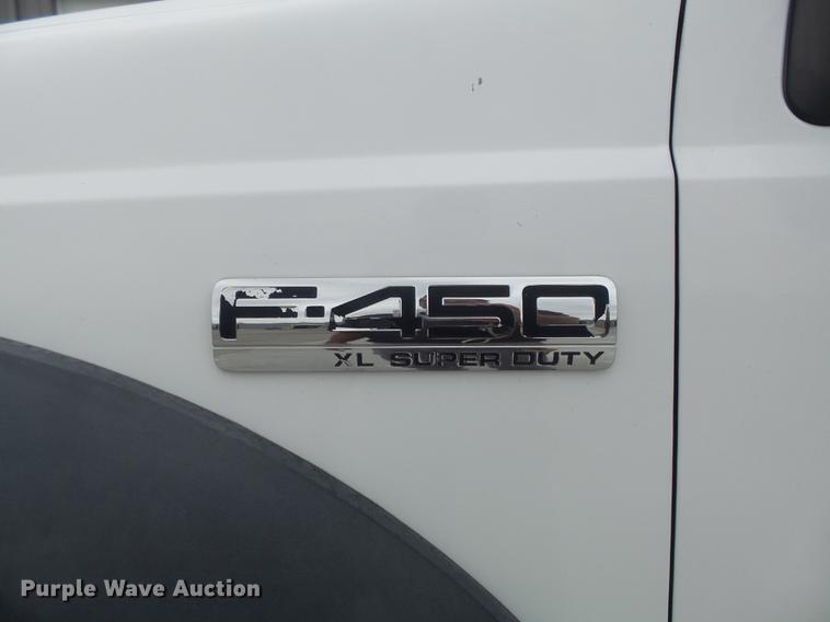 image for item DB6418 2006 Ford F450 Super Duty XL flatbed truck