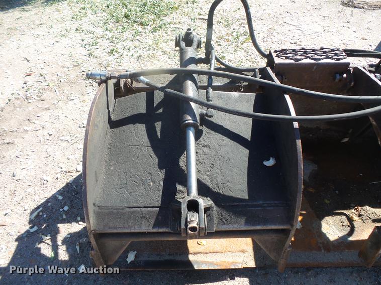 image for item DB8135 Grapple bucket