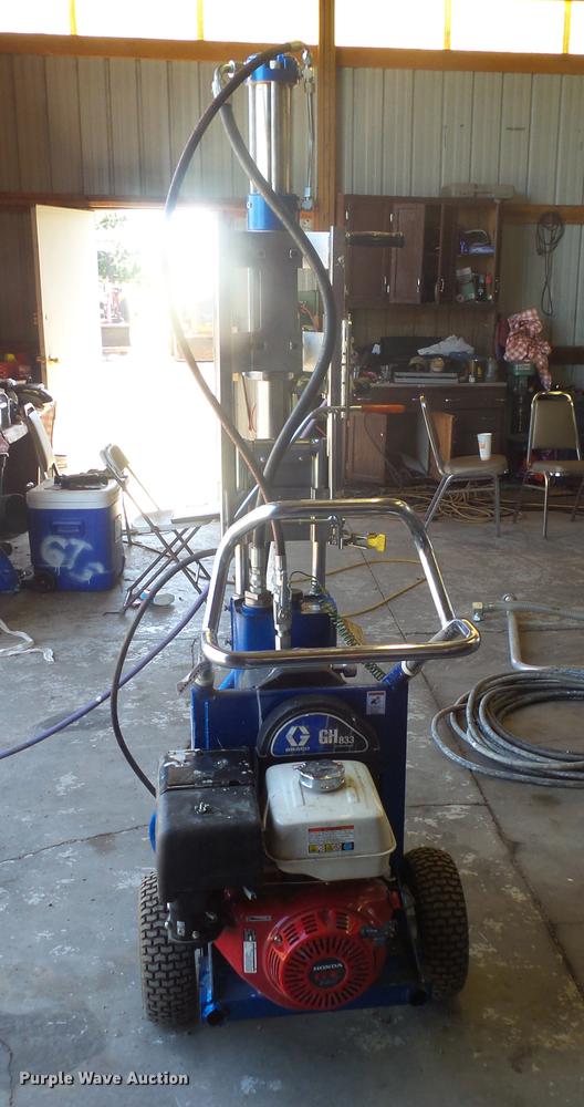 image for item DB8142 Graco GH833 airless paint sprayer