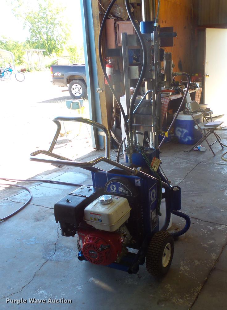 image for item DB8142 Graco GH833 airless paint sprayer