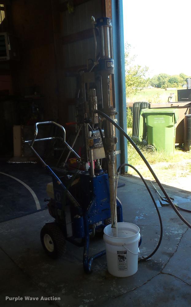 image for item DB8142 Graco GH833 airless paint sprayer