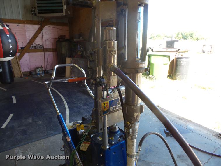 image for item DB8142 Graco GH833 airless paint sprayer