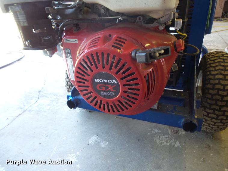 image for item DB8142 Graco GH833 airless paint sprayer