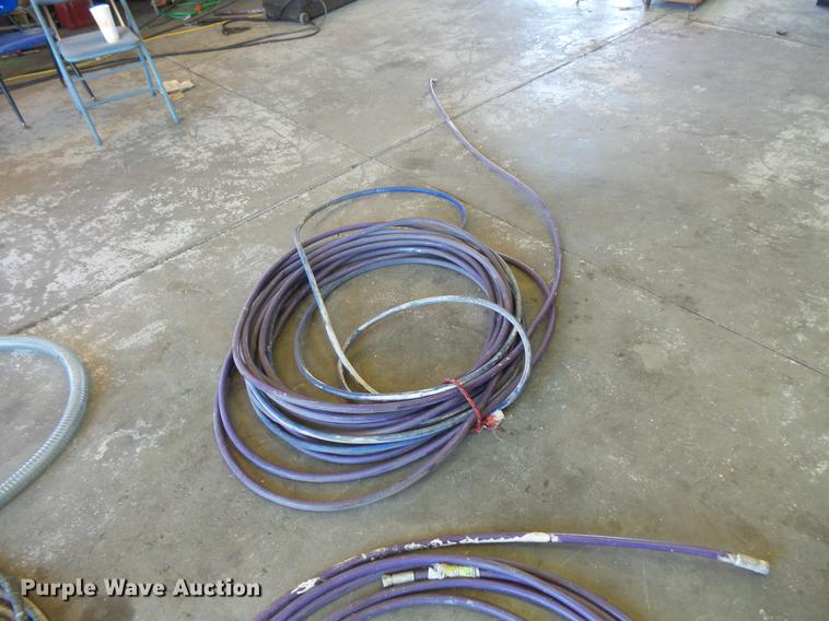 image for item DB8142 Graco GH833 airless paint sprayer