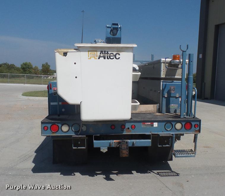 image for item DB8147 2009 Ford F550 Super Duty SuperCab bucket truck