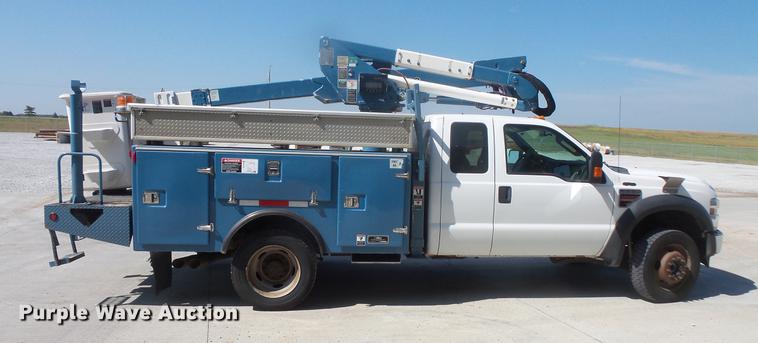 image for item DB8147 2009 Ford F550 Super Duty SuperCab bucket truck