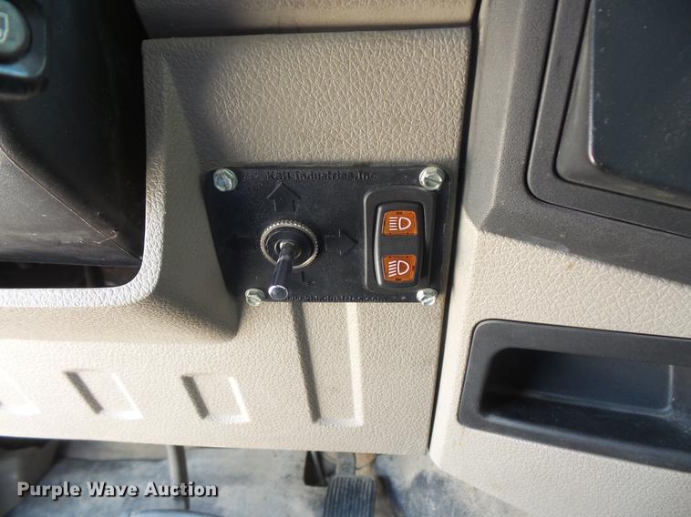 image for item DB8147 2009 Ford F550 Super Duty SuperCab bucket truck