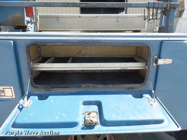 image for item DB8147 2009 Ford F550 Super Duty SuperCab bucket truck