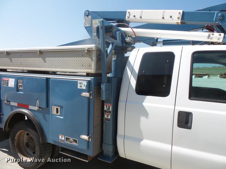 image for item DB8147 2009 Ford F550 Super Duty SuperCab bucket truck