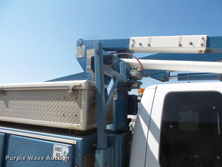 image for item DB8147 2009 Ford F550 Super Duty SuperCab bucket truck