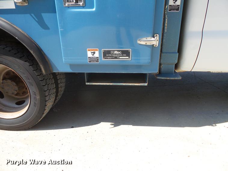 image for item DB8147 2009 Ford F550 Super Duty SuperCab bucket truck