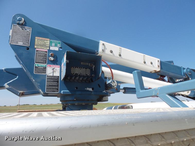 image for item DB8147 2009 Ford F550 Super Duty SuperCab bucket truck