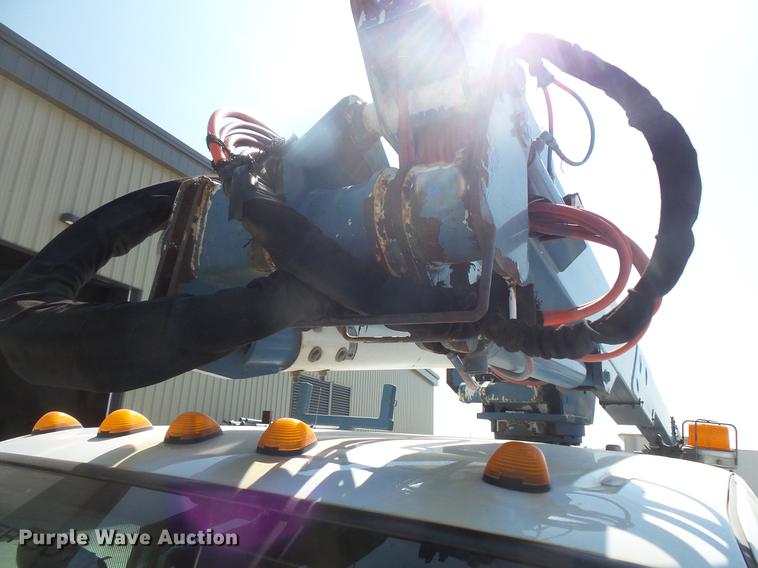 image for item DB8147 2009 Ford F550 Super Duty SuperCab bucket truck