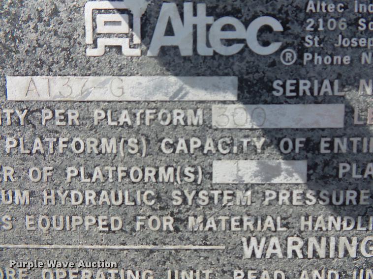 image for item DB8147 2009 Ford F550 Super Duty SuperCab bucket truck