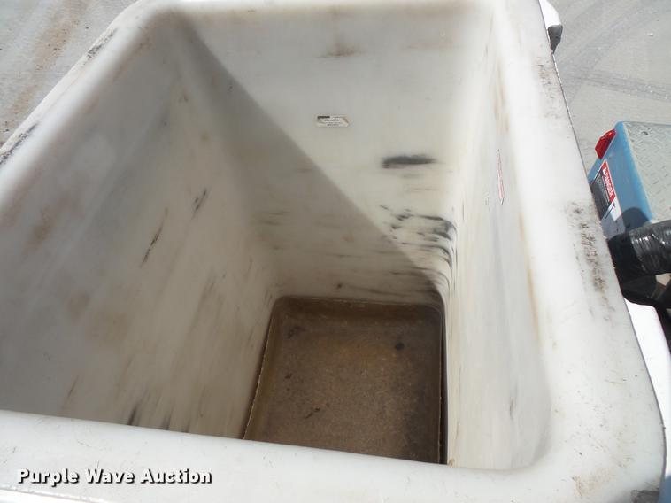 image for item DB8147 2009 Ford F550 Super Duty SuperCab bucket truck