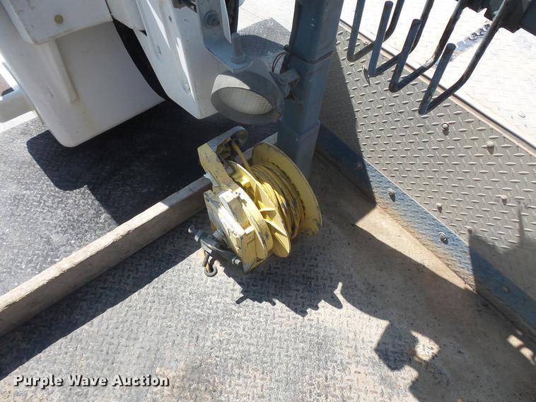 image for item DB8147 2009 Ford F550 Super Duty SuperCab bucket truck