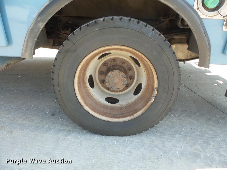 image for item DB8147 2009 Ford F550 Super Duty SuperCab bucket truck