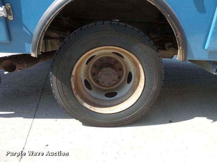 image for item DB8147 2009 Ford F550 Super Duty SuperCab bucket truck