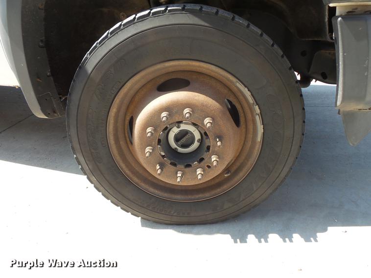 image for item DB8147 2009 Ford F550 Super Duty SuperCab bucket truck