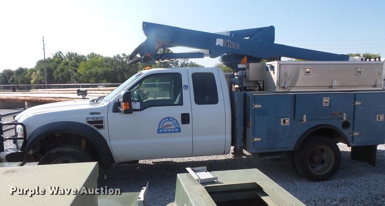 image for item DB8148 2009 Ford F550 Super Duty SuperCab bucket truck