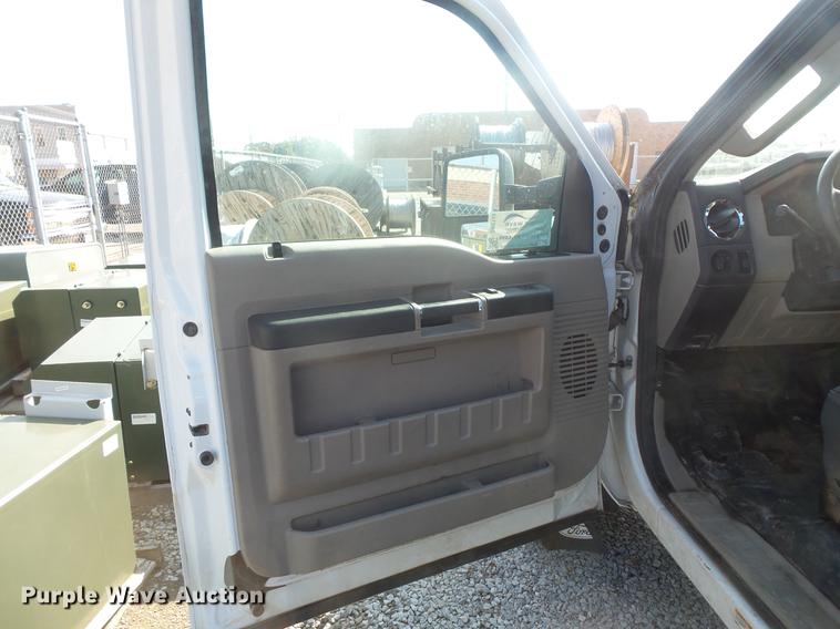 image for item DB8148 2009 Ford F550 Super Duty SuperCab bucket truck