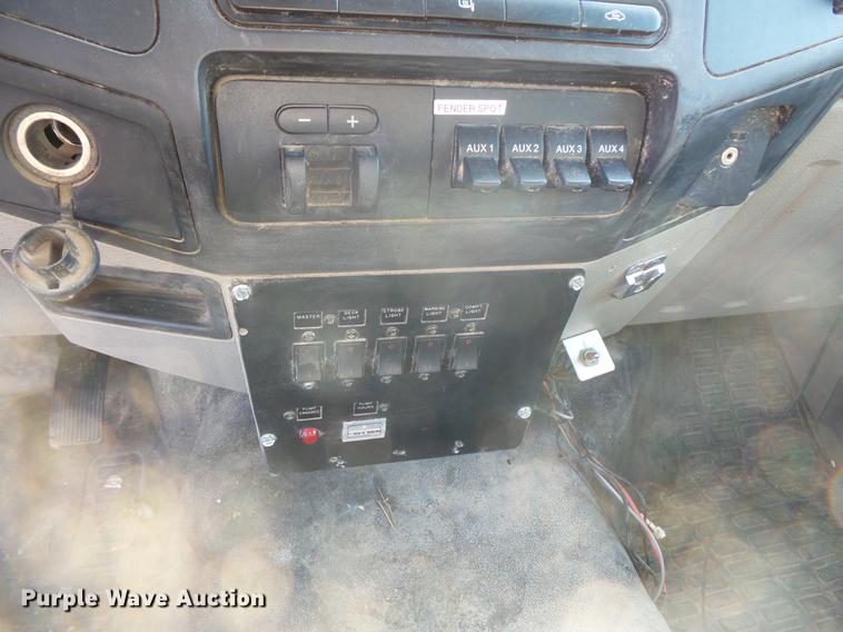 image for item DB8148 2009 Ford F550 Super Duty SuperCab bucket truck