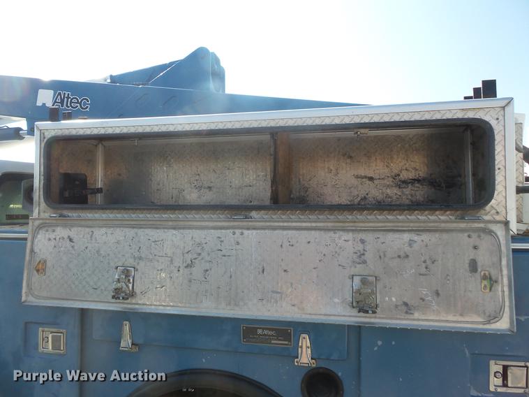 image for item DB8148 2009 Ford F550 Super Duty SuperCab bucket truck