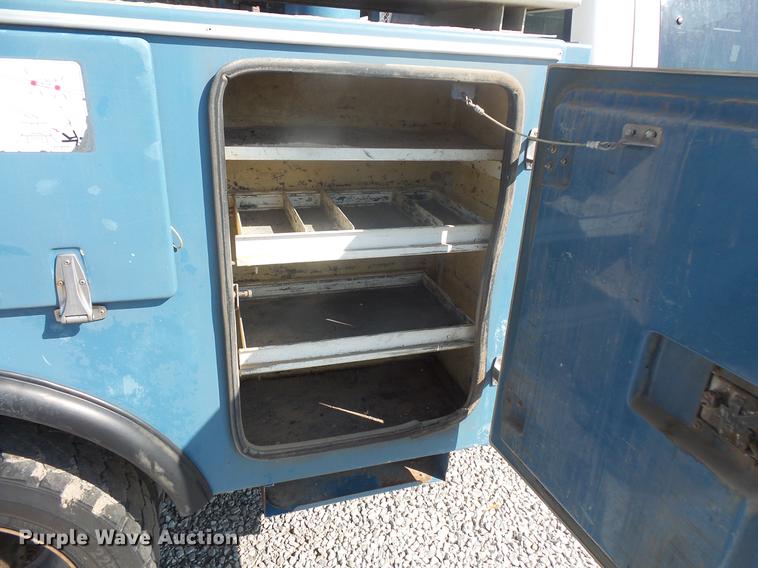 image for item DB8148 2009 Ford F550 Super Duty SuperCab bucket truck